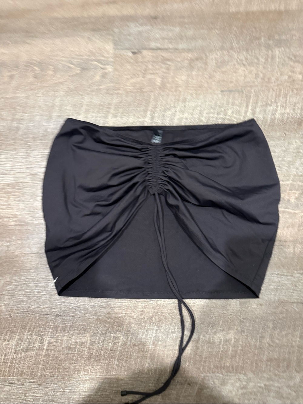 SKIMS Black Ruched Drawstring Mini Skirt. Size medium